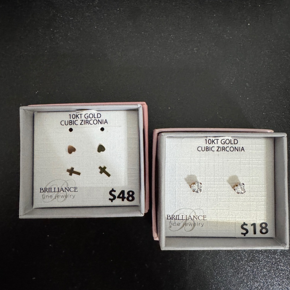 10KT Gold Cubic Zirconia Earrings Set
